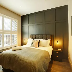 https://60-manchester-road.hotelsin-chester.com