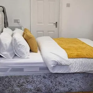 Apartment 1 Bed Studio, Luton (Bedfordshire)