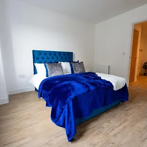 Apartment Newly Built Spacious Easily Accessible To Luton Airport, Town Centre And Station, Luton (Bedfordshire)