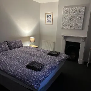 Homestay Luton Town House Near Airport, Luton (Bedfordshire)